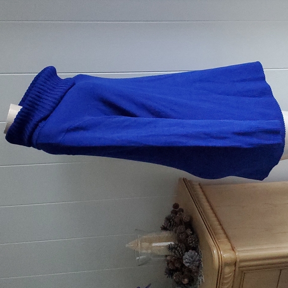 H&M Basic Women's Turtle Neck Top Sweater Blouse Royal Blue Size Medium - Picture 5 of 8